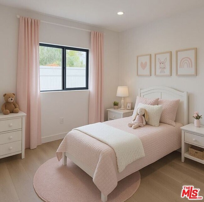 Building Photo - 23836 Victory Blvd