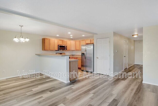 Building Photo - 4422 Remington Pl NE