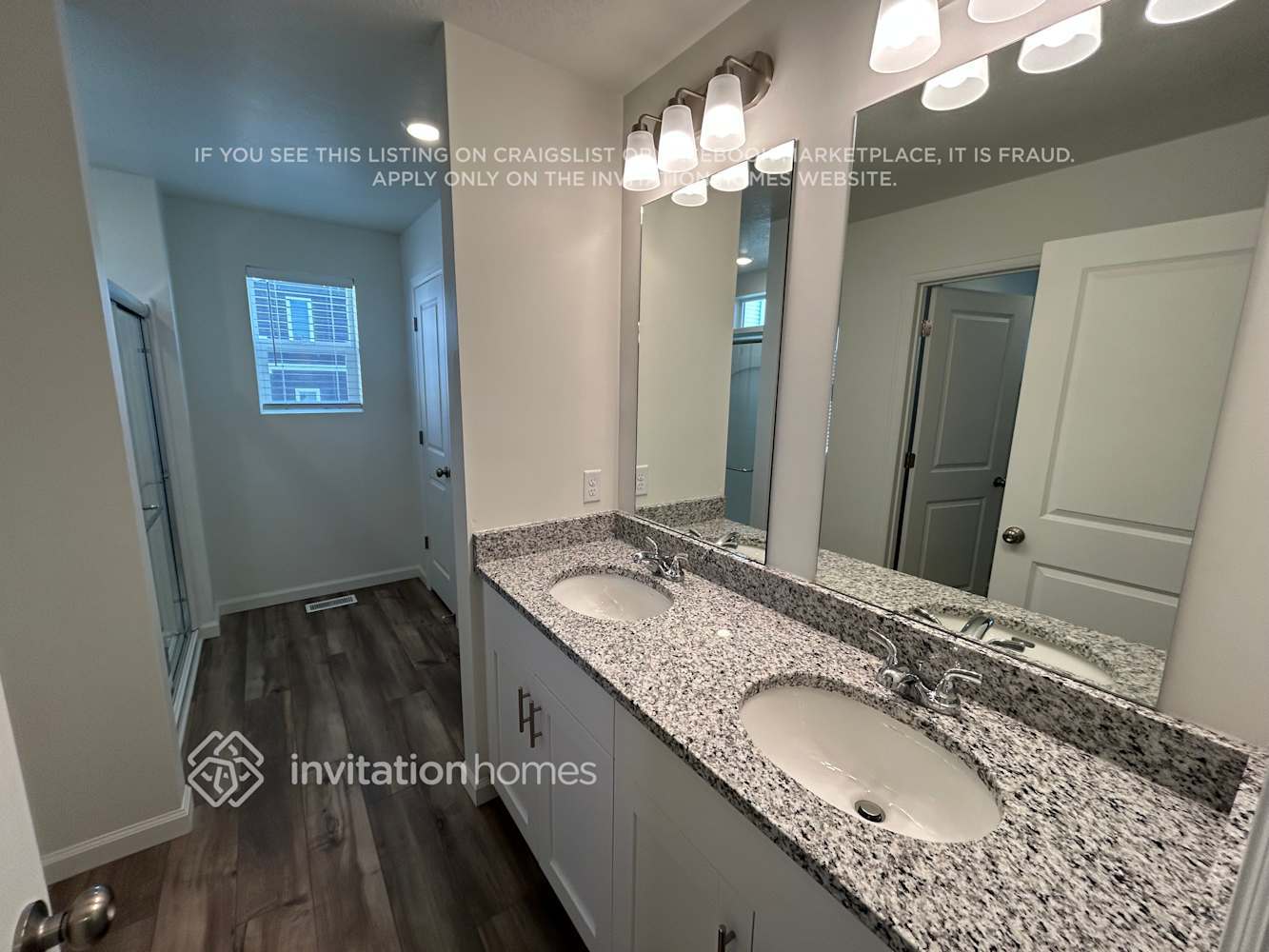 Building Photo - 328 N Broadway Dr