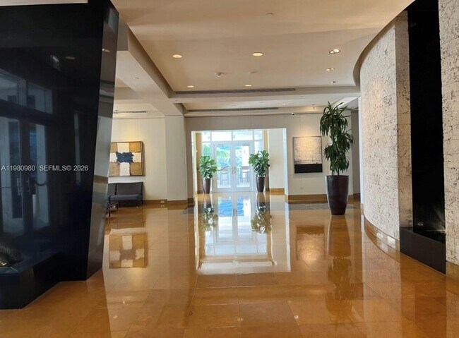 Building Photo - 801 Brickell Key Blvd