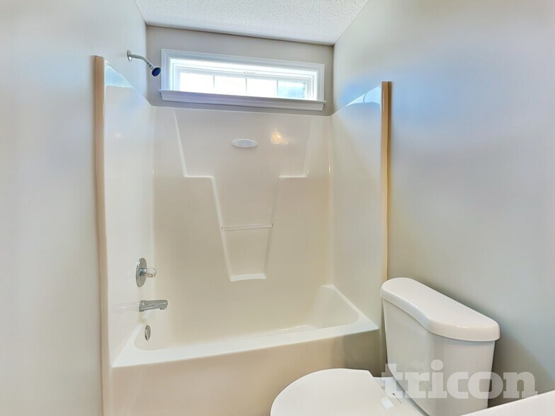 Building Photo - 46 Albemarle Dr