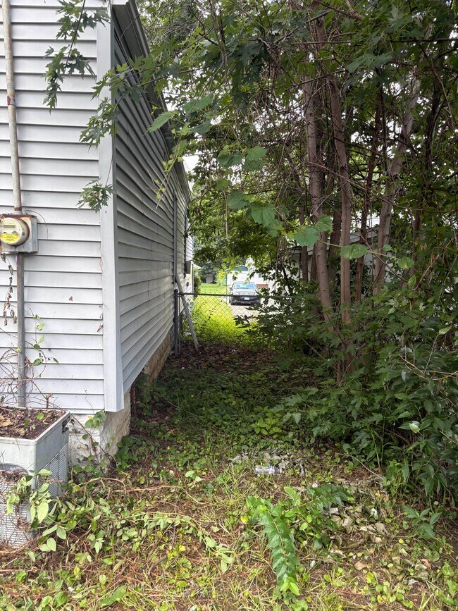 Building Photo - 1421 Sedgwick St