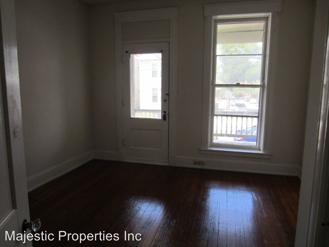 Building Photo - 2370 Flora St