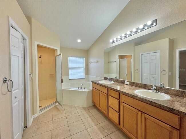 Building Photo - 140 Mandolin Dr