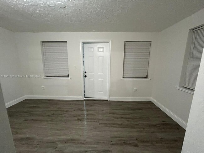 Building Photo - 14720 Monroe St