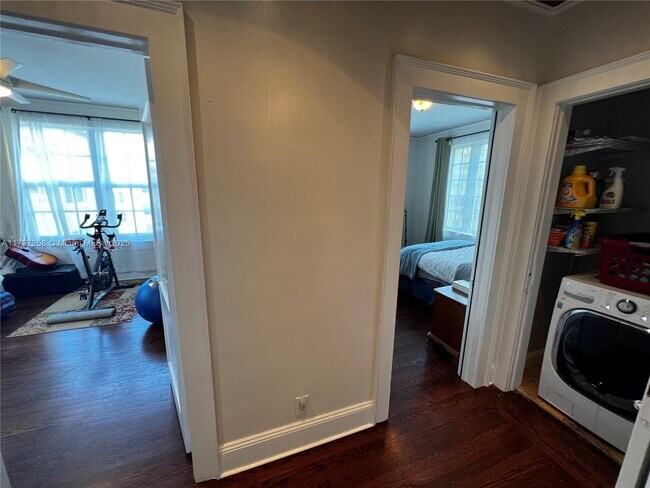 Building Photo - 3224 Biscayne Blvd