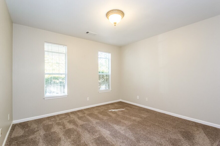Building Photo - 618 Brookwater Dr
