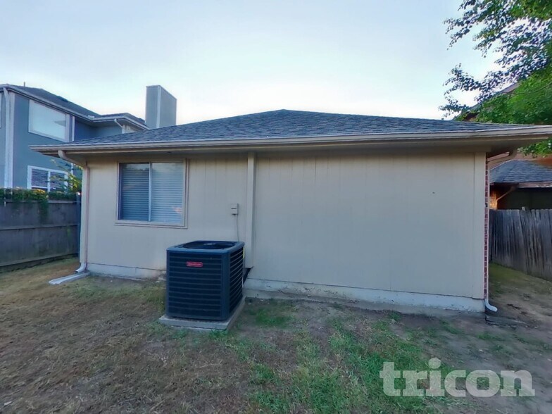 Building Photo - 5208 Wolverton Ct