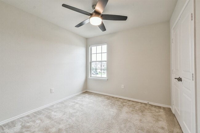 Building Photo - 5047 Royal Amber Ln