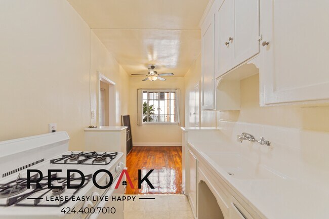 Building Photo - 621 S Gramercy Pl