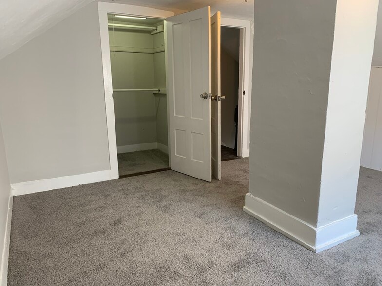 Building Photo - 22 Greylock Rd