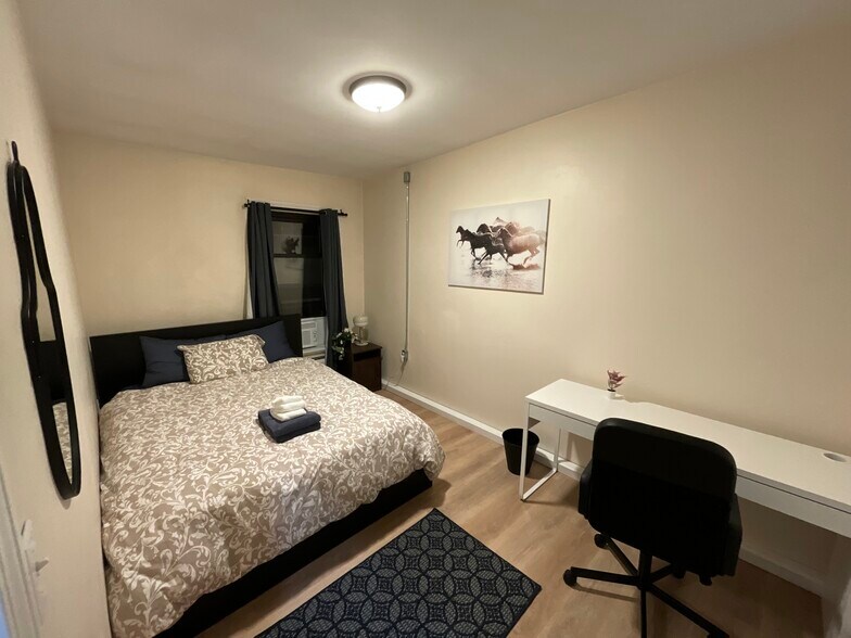 Building Photo - 871 Harrison Ave