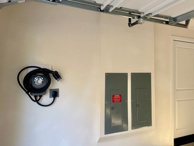 Building Photo - 12078 Aden Wy