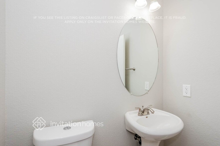 Building Photo - 663 Haunts Walk Ave