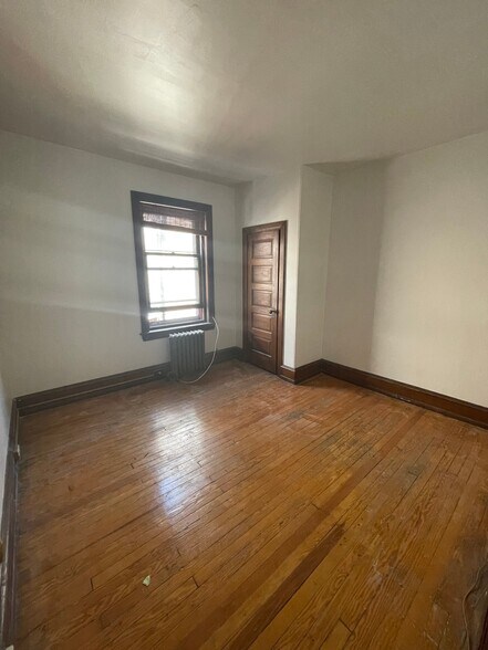 Building Photo - 4613 Spruce St