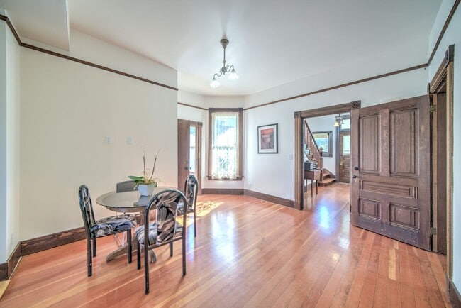 Building Photo - 2225 Blake St