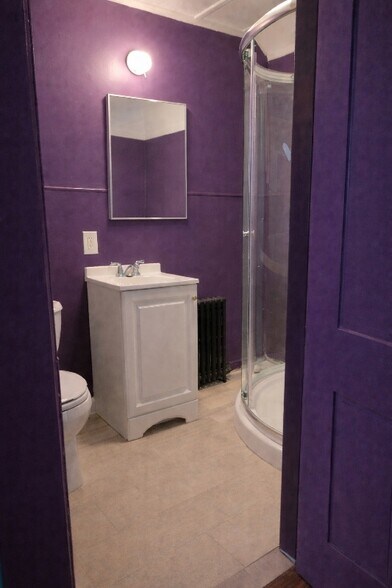 Building Photo - 335 Main St