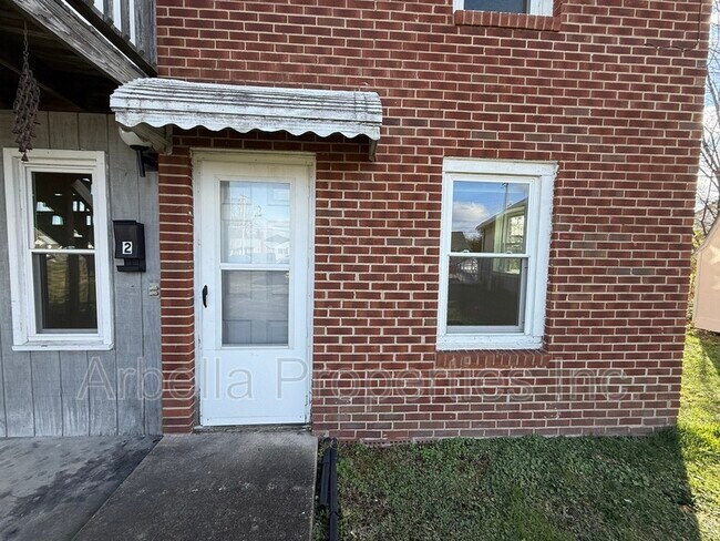 Building Photo - 1509 Fuller St