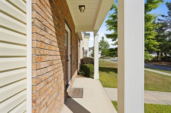 Building Photo - 410 Olde Ivey Square