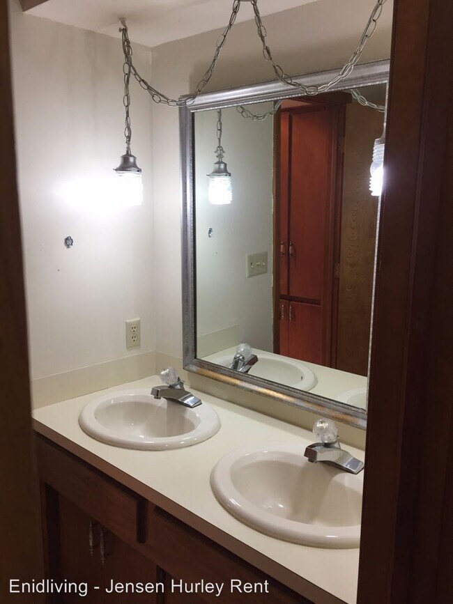 Building Photo - 1 br, 1 bath House - 1025 W. Maine