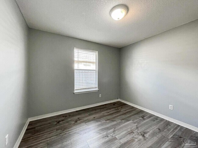 Building Photo - 209 Staysail St