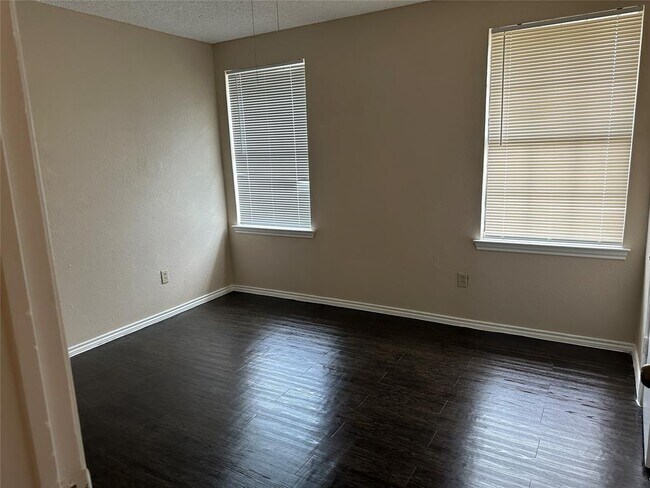 Building Photo - 8005 Rothington Rd