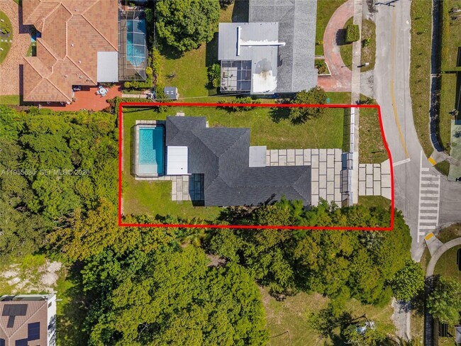 Building Photo - 651 NE 172nd St