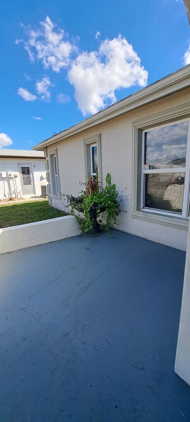 Building Photo - 8436 Newton Dr