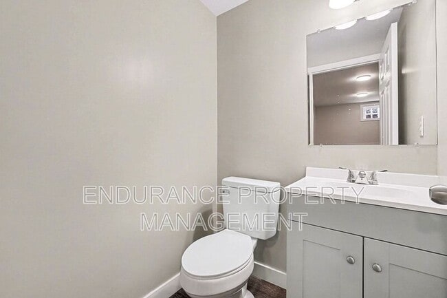 Building Photo - 334 Hyde Park Dr