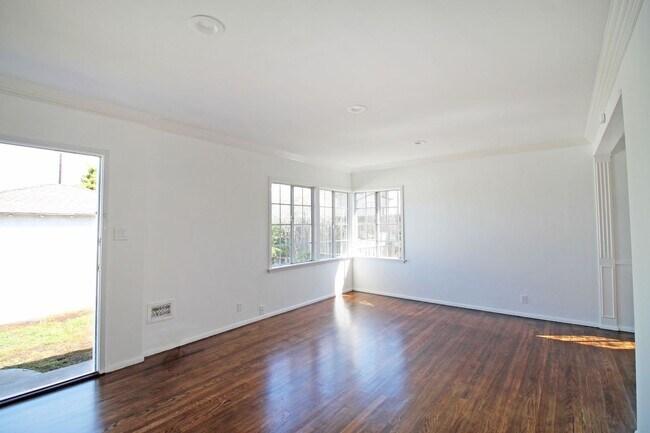 Building Photo - 1706 Pullman Ln