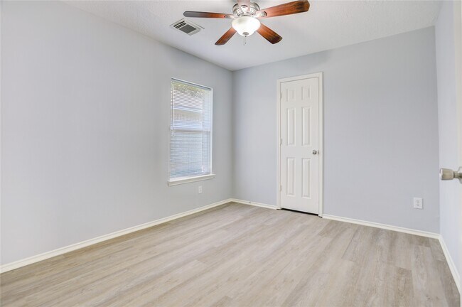 Building Photo - 20119 Bitterroot Ranch Dr