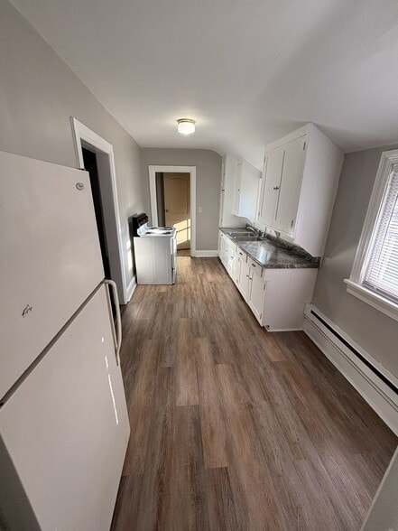 Building Photo - 472 Case Ave