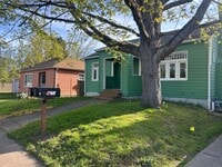 Building Photo - (560) 21st Street Cottage - 2 Bedroom / 1 Bathroom