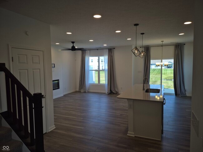 Building Photo - 10608 Mangrove Dr