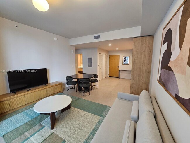 Building Photo - 11 NE 6th St