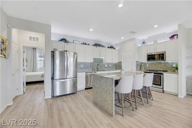 Building Photo - Modern 4-Bed Townhouse in Henderson