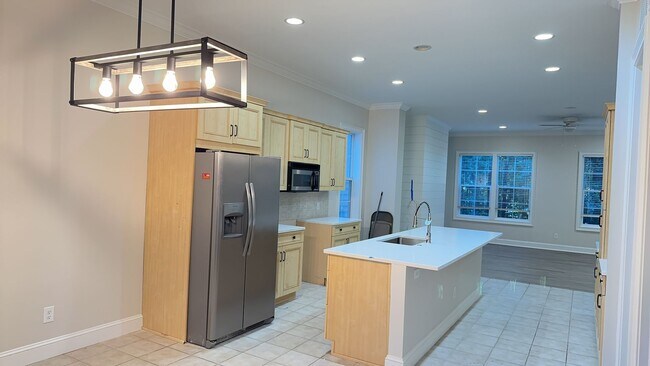 Building Photo - Newly Remodeled Home- Mid-Island Hilton Head