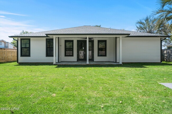 Building Photo - 145 Manistee Dr