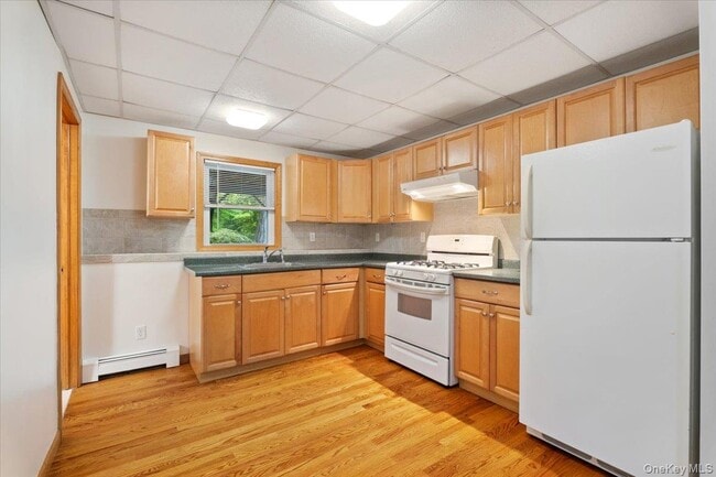 Building Photo - 272 Brewster Hill Rd