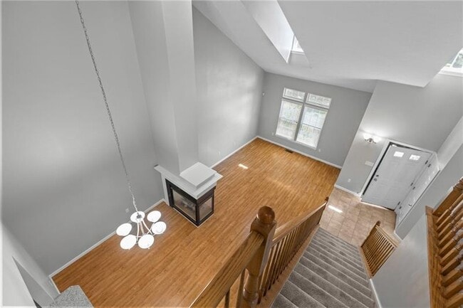 Building Photo - 302 Laurel court