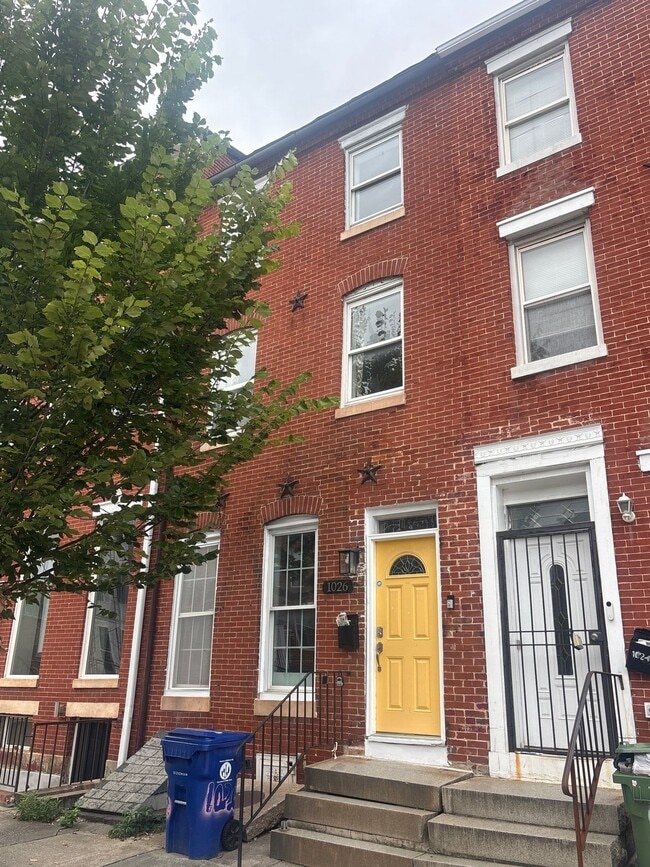 Building Photo - 1026 W Fayette St