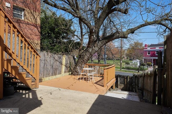 Building Photo - 421 Longfellow St NW