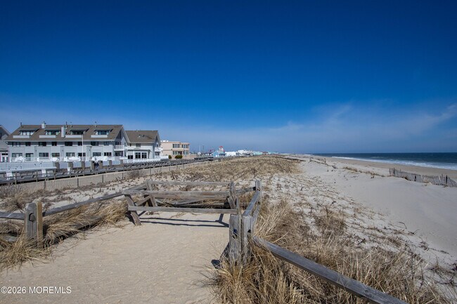 Building Photo - 900 Ocean Ave