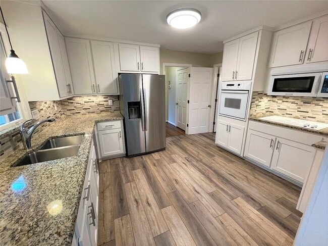 Building Photo - 1150 Falstaff Dr