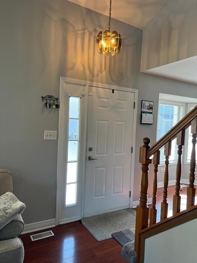 Building Photo - 3496 Willowview Ct