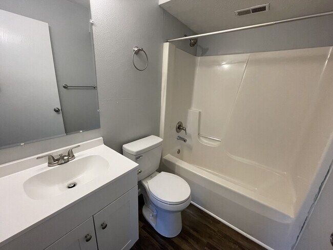 Building Photo - 350 Stone Creek Dr