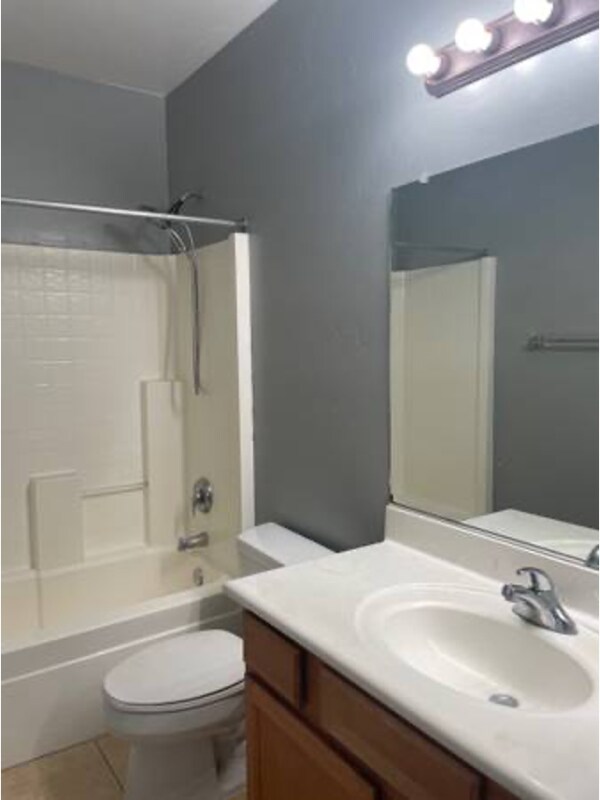 Building Photo - 635 Harvill Dr