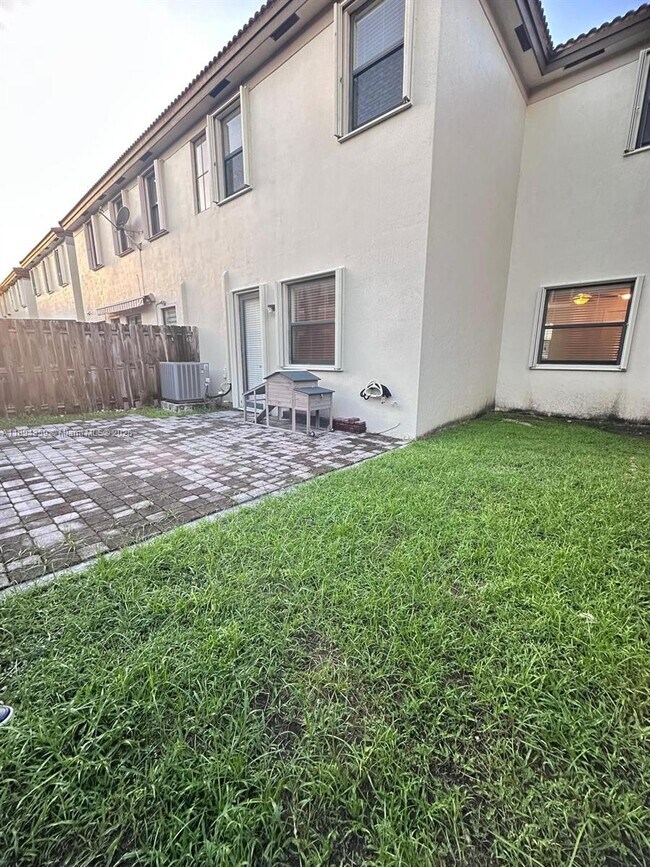 Building Photo - 15290 SW 118th Terrace
