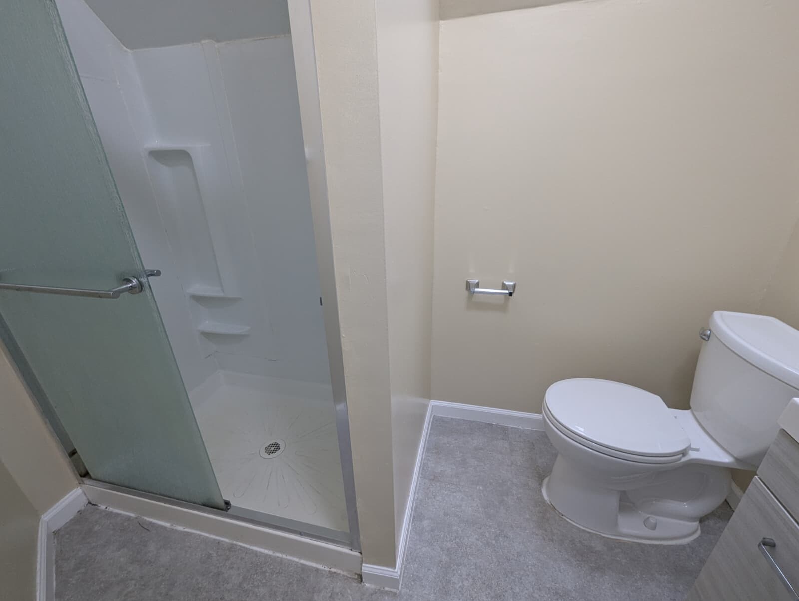 Building Photo - 94 Hobart St