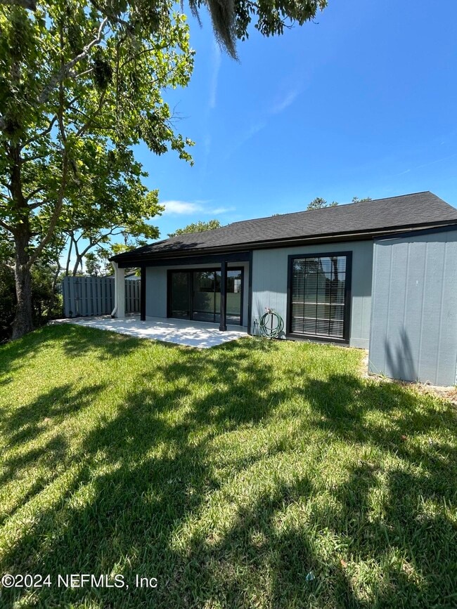 Building Photo - 160 Bermuda Ct